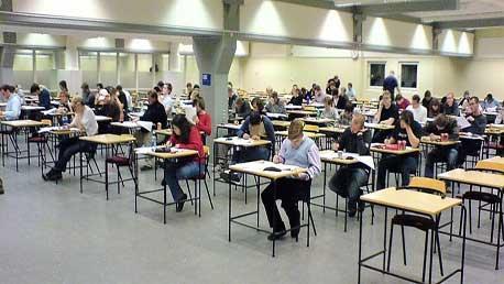 Oposiciones a Auxiliar de la Administración del Estado - Semipresencial